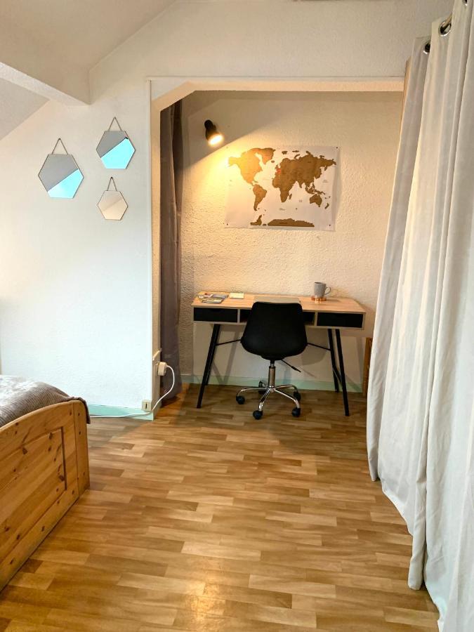 Charmant Appart Sous Toits Proche Chateau Des Ducs Chambéry Dış mekan fotoğraf